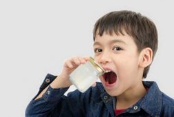 Trẻ em có nên uống nước yến không