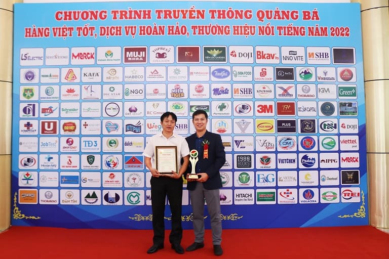 Đông trùng hạ thảo Vietfarm tham dự lễ tổng kết và trao bảng vàng Hàng Việt tốt năm 2022