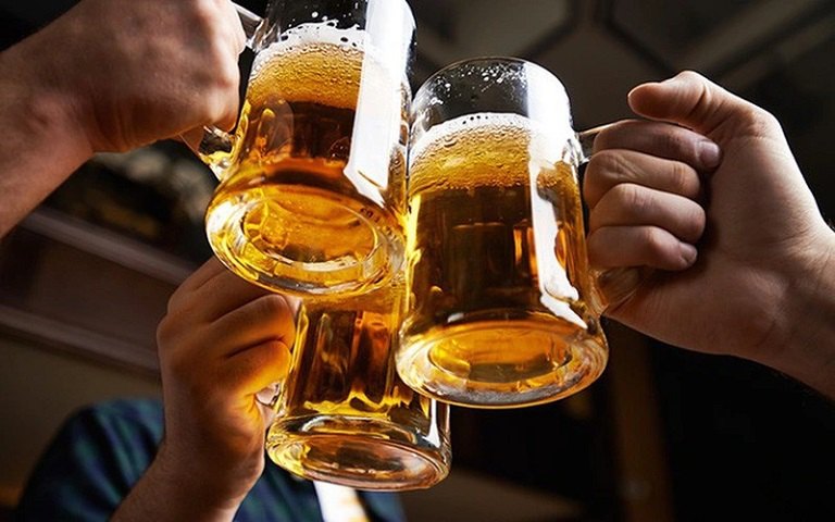Sử dụng rượu bia làm tăng nguy cơ bị đau đầu vận mạch
